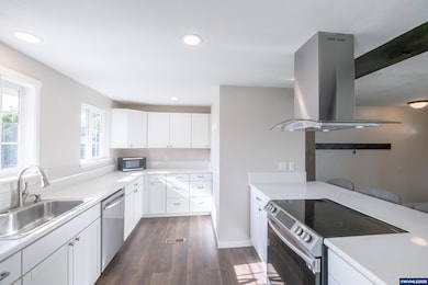 562 Elm St, Jefferson, OR 97352 - photo 2