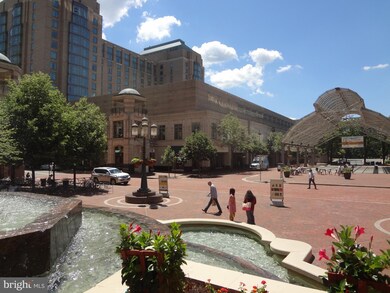 1631 Parkcrest Cir unit 200, Reston, VA 20190 - photo 2