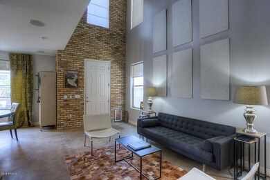 615-E-Portland-Ave-#109-Phoenix-AZ-Livin