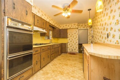 Galey style kitchen.....