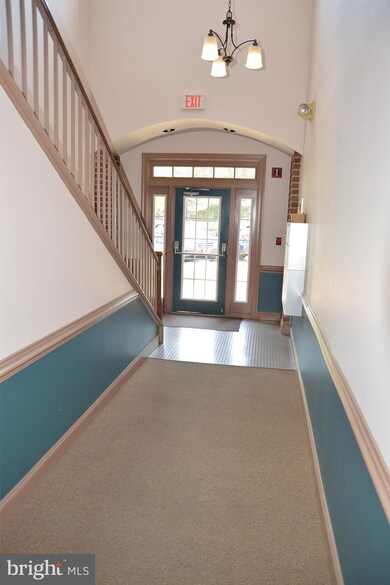 2404 Dominion Dr unit 1C, Frederick, MD 21702 - photo 3