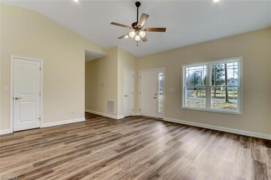 303 Hubbard St, Reidsville, NC 27320 - photo 7