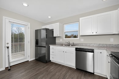 931 Shadowridge Dr, Elsmere, KY 41018 - photo 2