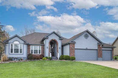 611 Condor St, Raymore, MO 64083 - photo 2