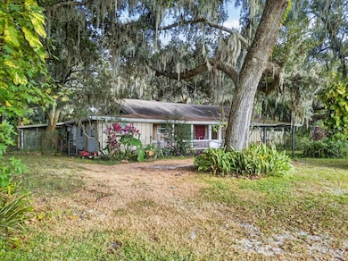 15222 Lost Lake Ln, Lithia, FL 33547 - photo 4