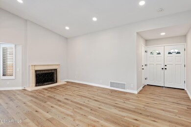3-web-or-mls-03 - Living Area
