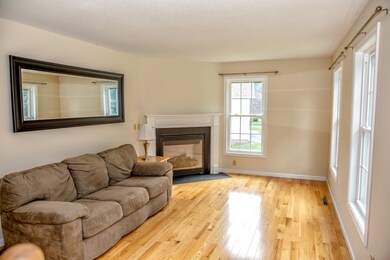 4 George Frost Dr, Holyoke, MA 01040 - photo 4