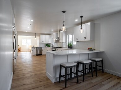 7 Montgomery St, Saugus, MA 01906 - photo 2