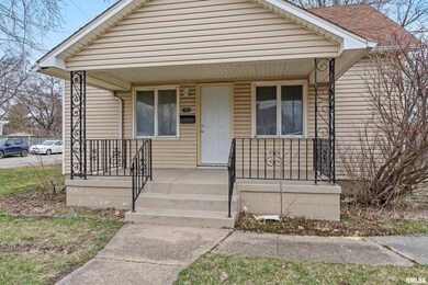 1502 Delavan St, Lincoln, IL 62656 - photo 4