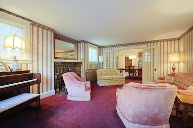 587 Common St, Walpole, MA 02081 - photo 5