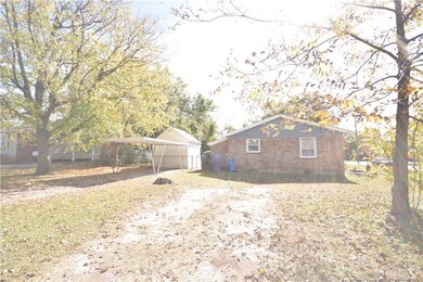 1401 Skycrest Dr, Fayetteville, NC 28304 - photo 3