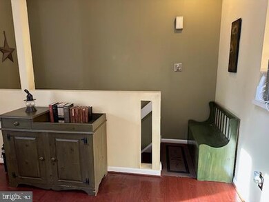 1906 Naomis Ct, North Wales, PA 19454 - photo 2