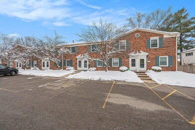 709 Garland Cir unit A, Kalamazoo, MI 49008 - photo 2