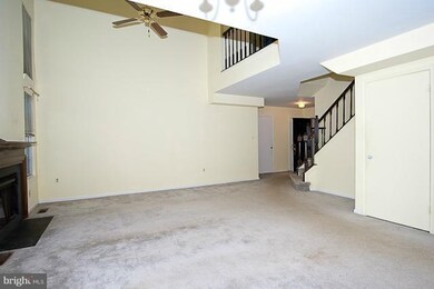 10202 Faire Commons Ct, Burke, VA 22015 - photo 2