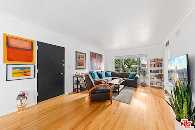 1330 N Crescent Heights Blvd unit 16, Los Angeles, CA 90046 - photo 3