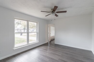 918 Cherry Spring Dr, Houston, TX 77038 - photo 4