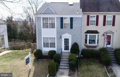 13817 Fount Beattie Ct, Centreville, VA 20121 - photo 2