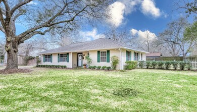 713 Clark St, Alvin, TX 77511 - photo 3