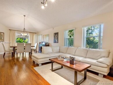 9441 Oak Grove Cir, Davie, FL 33328 - photo 4