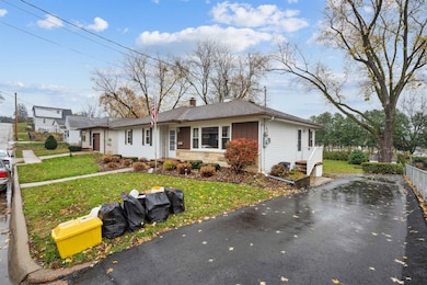 2510 Merfeld Ln, Dubuque, IA 52001 - photo 2