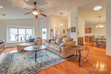 411 Kyfields unit 411, Weaverville, NC 28787 - photo 6