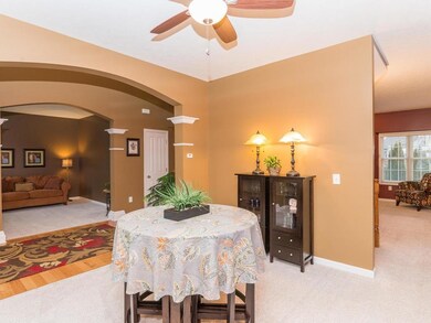 12498 Hurlock Dr, Fishers, IN 46037 - photo 2