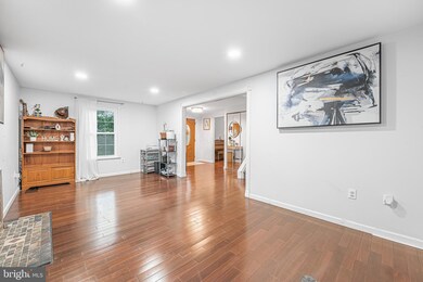 25921 Largo Ct, Damascus, MD 20872 - photo 5