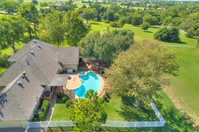 1701 Silver Oaks Dr, Edmond, OK 73025 - photo 3