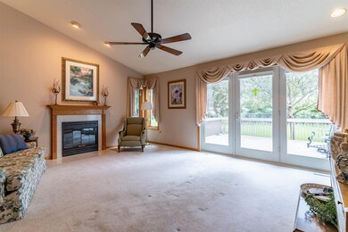 3023 Pheasant Dr unit B, Cedar Falls, IA 50613 - photo 5