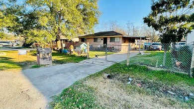 2202 Wardmont St, Houston, TX 77093 - photo 6