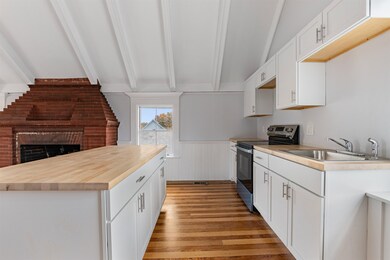 109 Pleasant St unit 201, Claremont, NH 03743 - photo 3