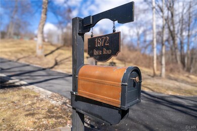 1872 River Road