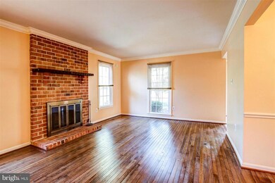 11526 Pine Cone Ct, Reston, VA 20191 - photo 4