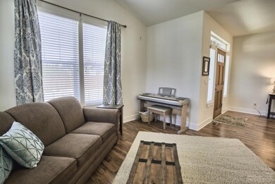 61183 Brosterhous Rd, Bend, OR 97702 - photo 4