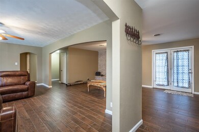 1927 Tulane Ave, Gainesville, TX 76240 - photo 3