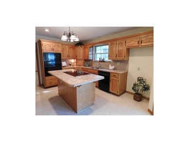 Beautiful Kitchen With Island!