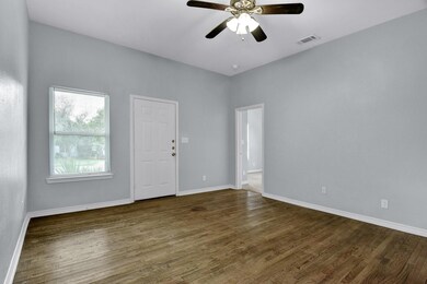 715 W Texas St, Denison, TX 75020 - photo 4