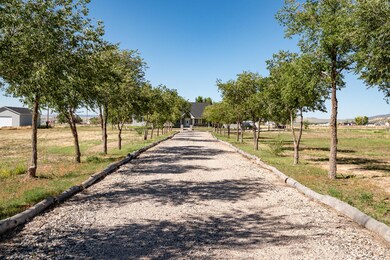 1281 E Midvally Rd-10