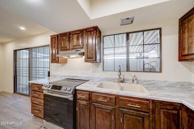 1375 N 44th-13