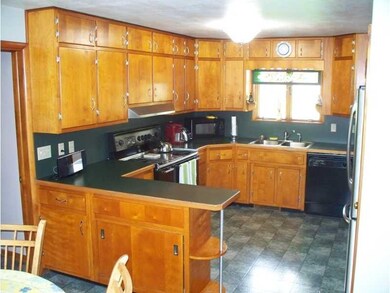 2313 Highland Rd, Anderson, IN 46012 - photo 7