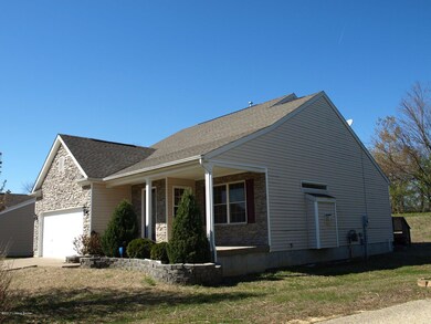 9015 Teak Dr, Louisville, KY 40228 - photo 5