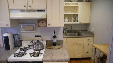 10 Henchman St unit 3M, Boston, MA 02113 - photo 5