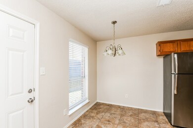 1359 Lincolnshire Way, Fort Worth, TX 76134 - photo 5