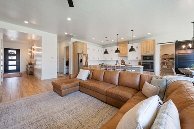6-Living Room