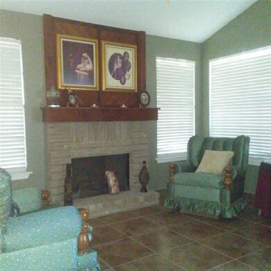 1309 Hibiscus Ln, Laredo, TX 78041 - photo 2