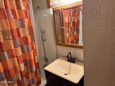 1503 E Hamilton Ln, Altoona, PA 16602 - photo 5