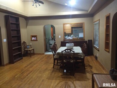 4433 Cheyenne Ave, Davenport, IA 52806 - photo 6