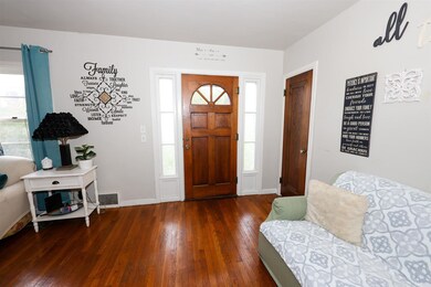 806 N Jefferson St, Ossian, IN 46777 - photo 3