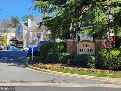 10044 Oakton Terrace Rd, Oakton, VA 22124 - photo 2