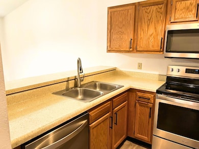 2082 Bayonne Dr unit D, Saint Charles, MO 63303 - photo 7